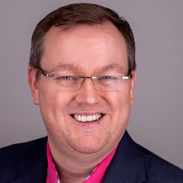 Declan Curry after dinner speaker, event speaker, motivational speaker, keynote speaker, comedy presenter, business speaker, sports presenter
