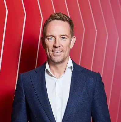 Simon Thomas after dinner speaker, event speaker, motivational speaker, keynote speaker, business speaker, sports presenter