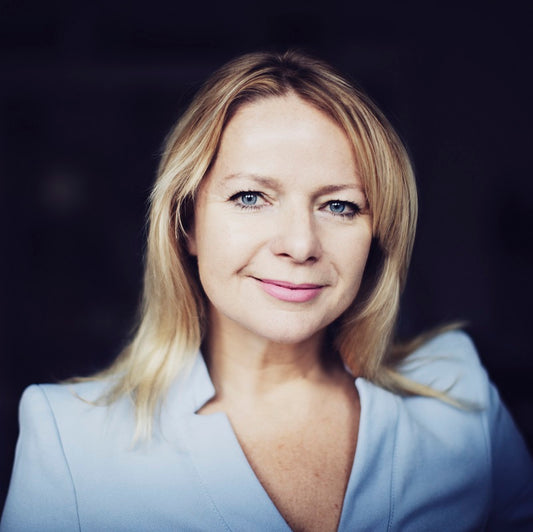Susannah Streeter after dinner speaker, event speaker, motivational speaker, keynote speaker, comedy presenter, business speaker, sports presenter