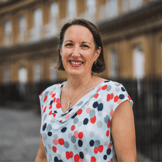 Victoria Humphries after dinner speaker, event speaker, motivational speaker, keynote speaker, comedy presenter, business speaker, sports presenter