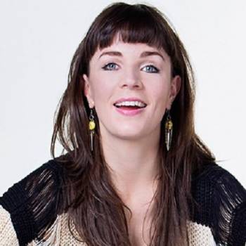 Aisling Bea  after dinner speaker, event speaker, motivational speaker, keynote speaker, comedy presenter, business speaker, sports presenter