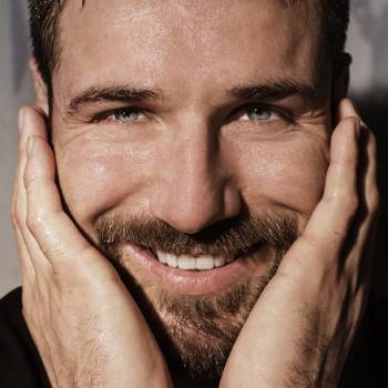 Ben Cohen after dinner speaker, event speaker, motivational speaker, keynote speaker, comedy presenter, business speaker, sports presenter