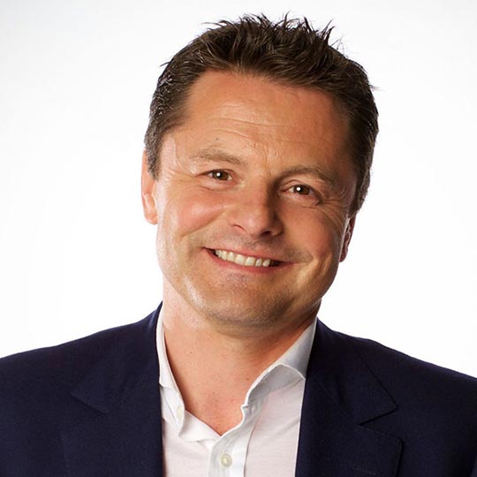 Chris Hollins after dinner speaker, event speaker, motivational speaker, keynote speaker, comedy presenter, business speaker, sports presenter