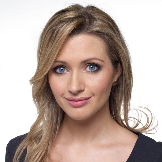 Hayley McQueen after dinner speaker, event speaker, motivational speaker, keynote speaker, comedy presenter, business speaker, sports presenter