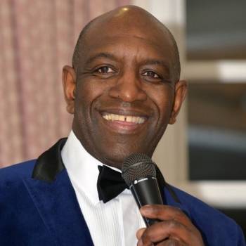 Ian Irving after dinner speaker, event speaker, motivational speaker, keynote speaker, comedy presenter, business speaker, sports presenter