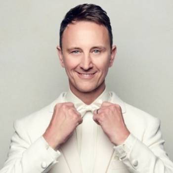 Ian Waite after dinner speaker, event speaker, motivational speaker, keynote speaker, comedy presenter, business speaker, sports presenter