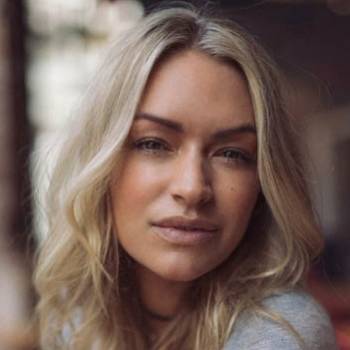 Laura Woods after dinner speaker, event speaker, motivational speaker, keynote speaker, comedy presenter, business speaker, sports presenter