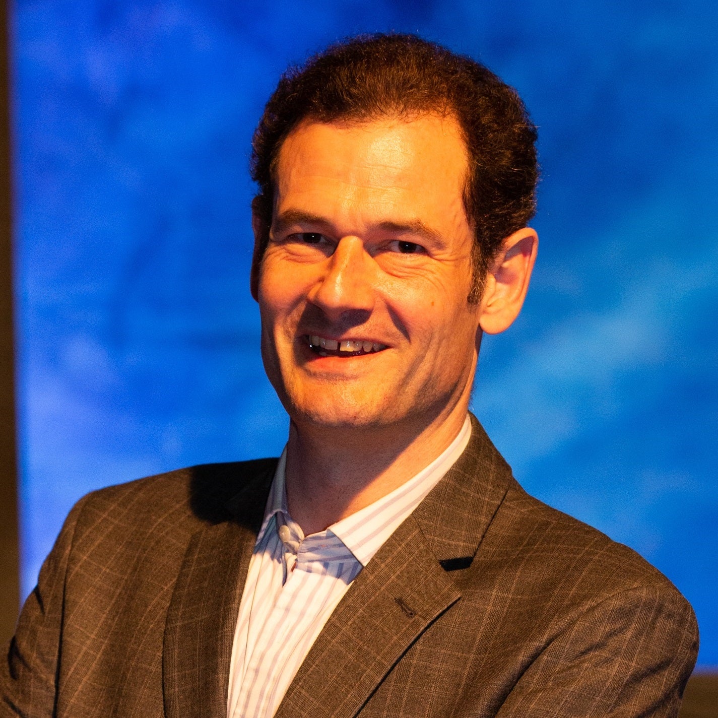Roger Tilling after dinner speaker, event speaker, motivational speaker, keynote speaker, comedy presenter, business speaker, sports presenter