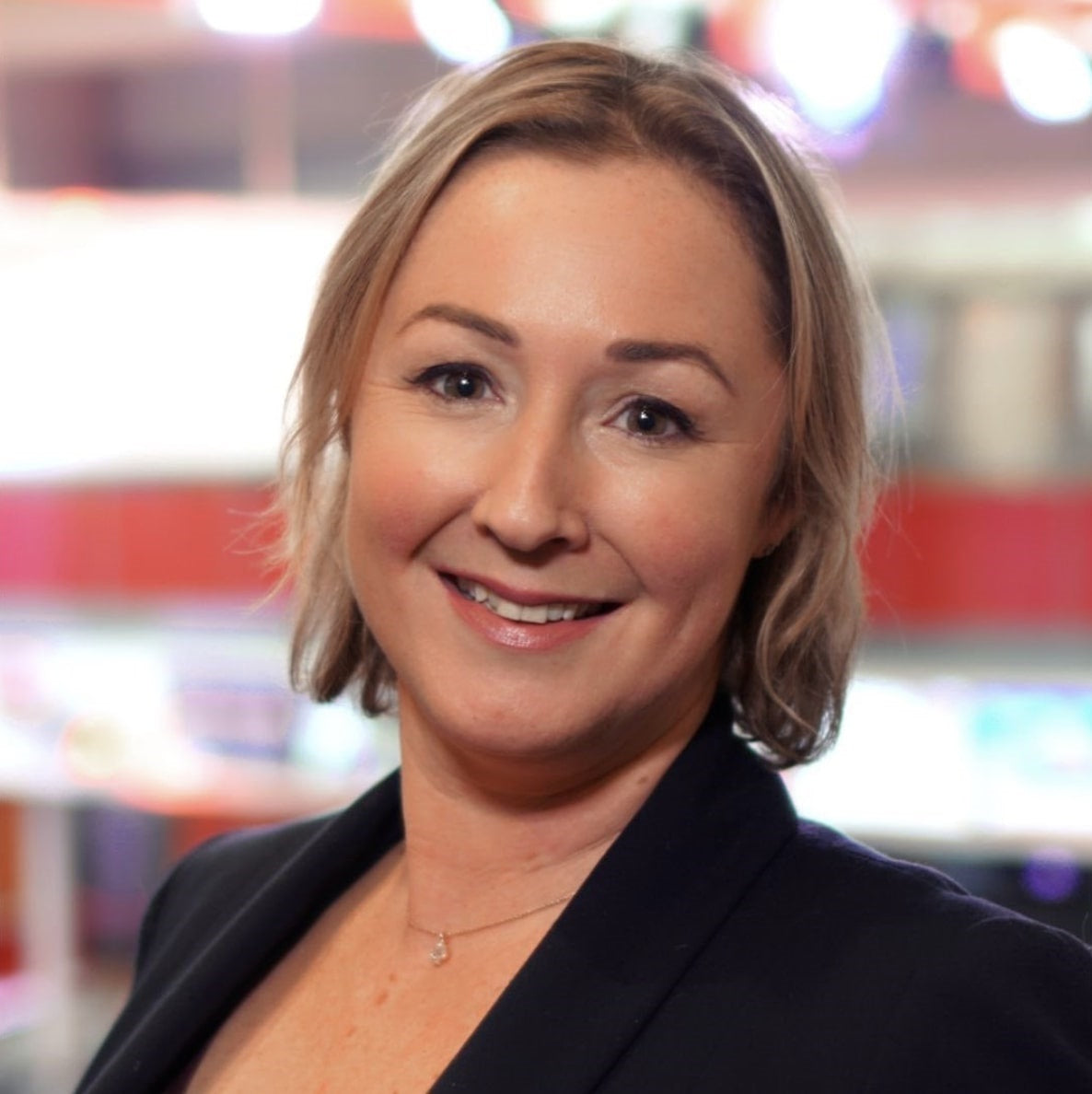 Zoe Kleinman after dinner speaker, event speaker, motivational speaker, keynote speaker, comedy presenter, business speaker, sports presenter
